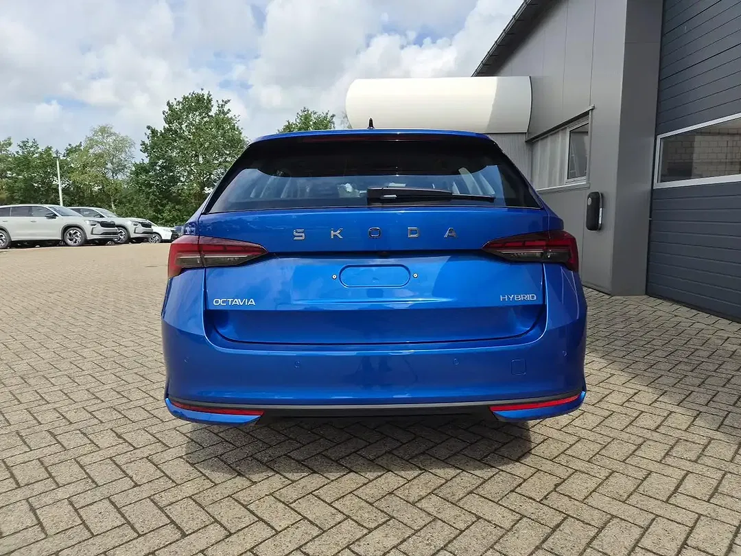 Skoda Octavia - Thumbnail 3
