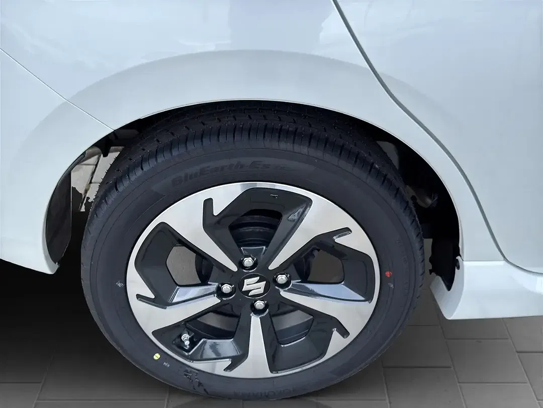 Suzuki Swift - Thumbnail 12
