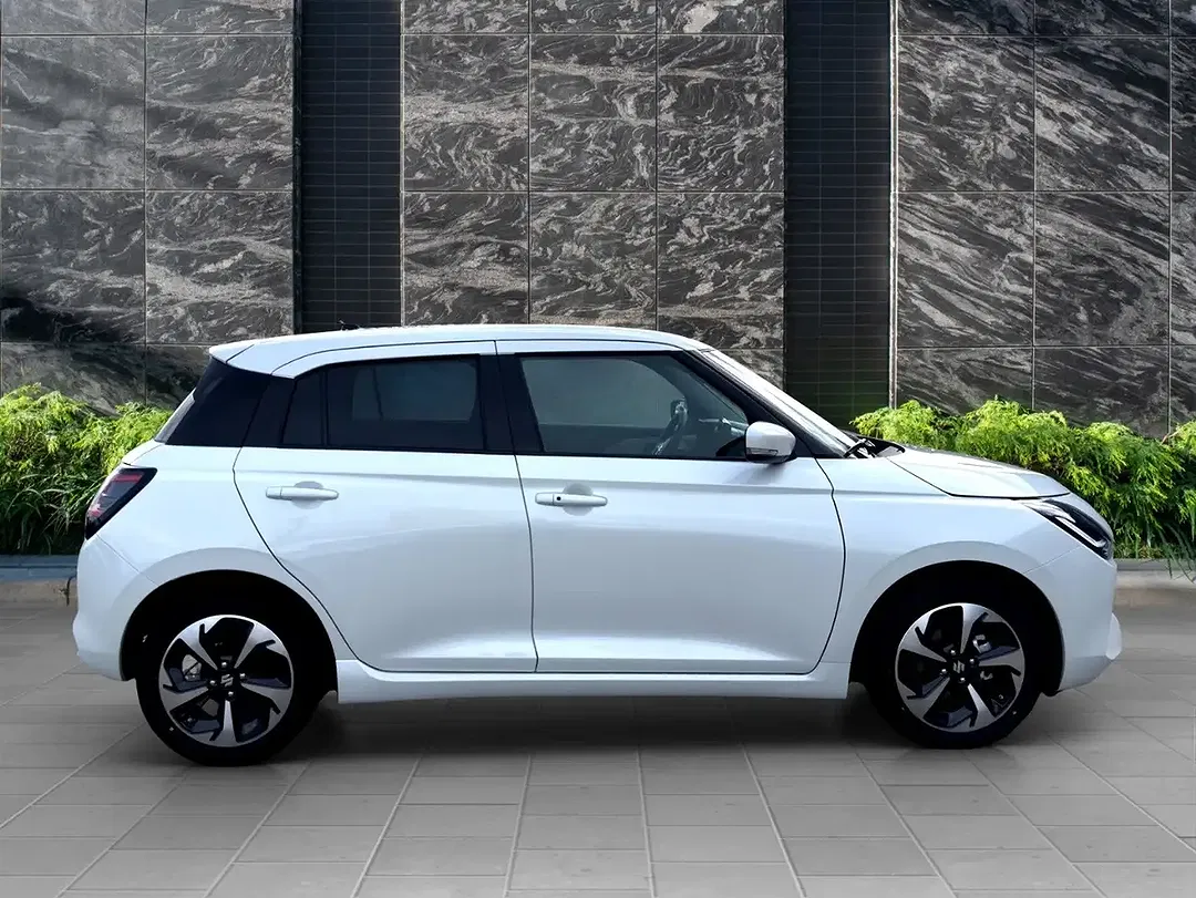 Suzuki Swift - Thumbnail 6
