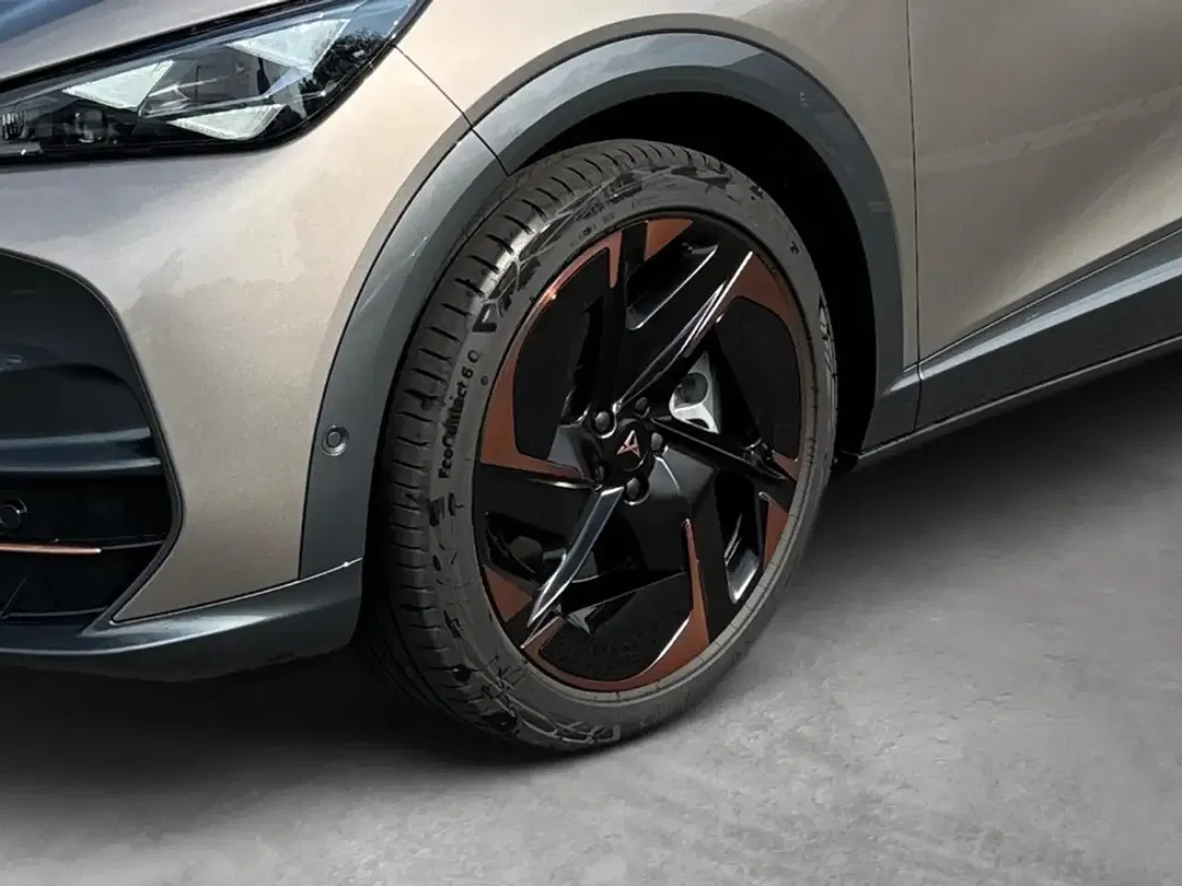 CUPRA Tavascan - Thumbnail 8