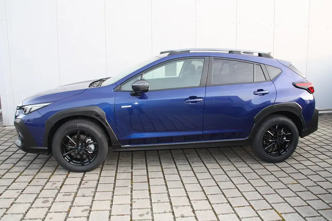 Subaru Crosstrek - Thumbnail 3
