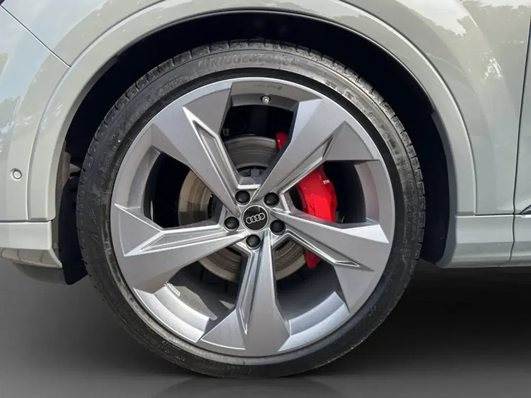 Audi Q7 - Thumbnail 10