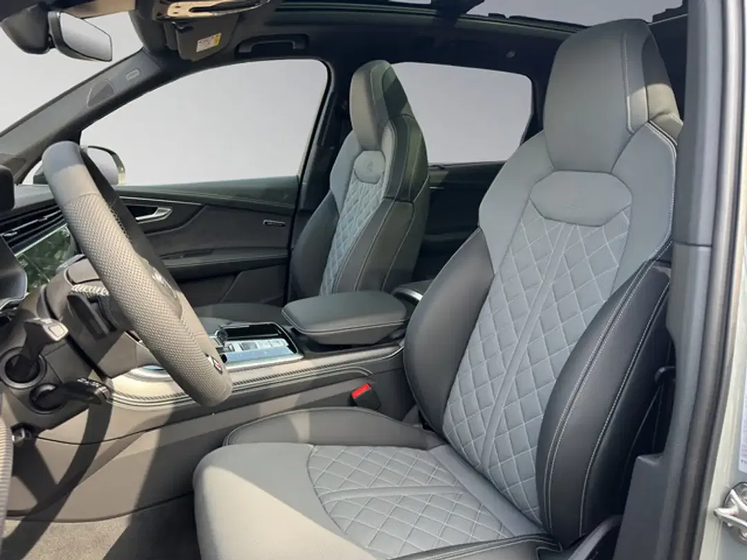 Audi Q7 - Thumbnail 11
