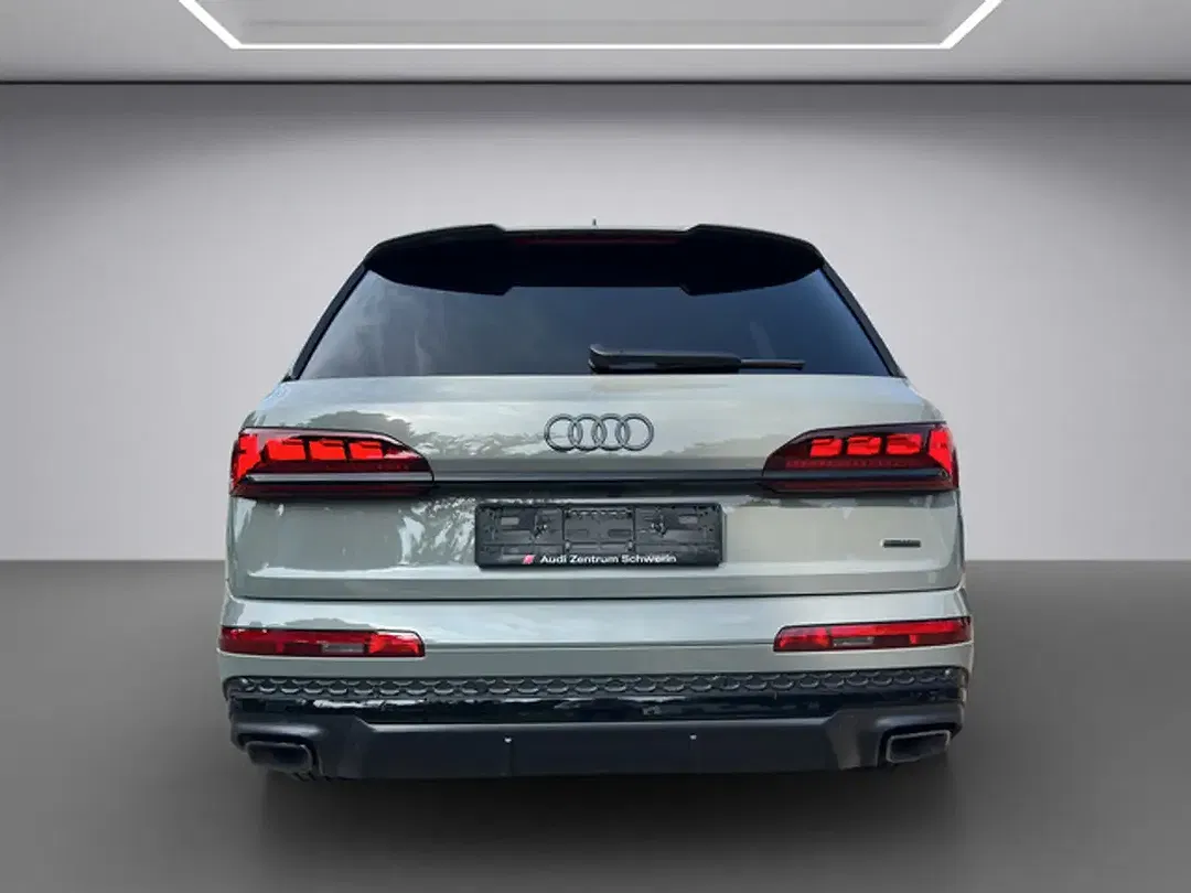 Audi Q7 - Thumbnail 5