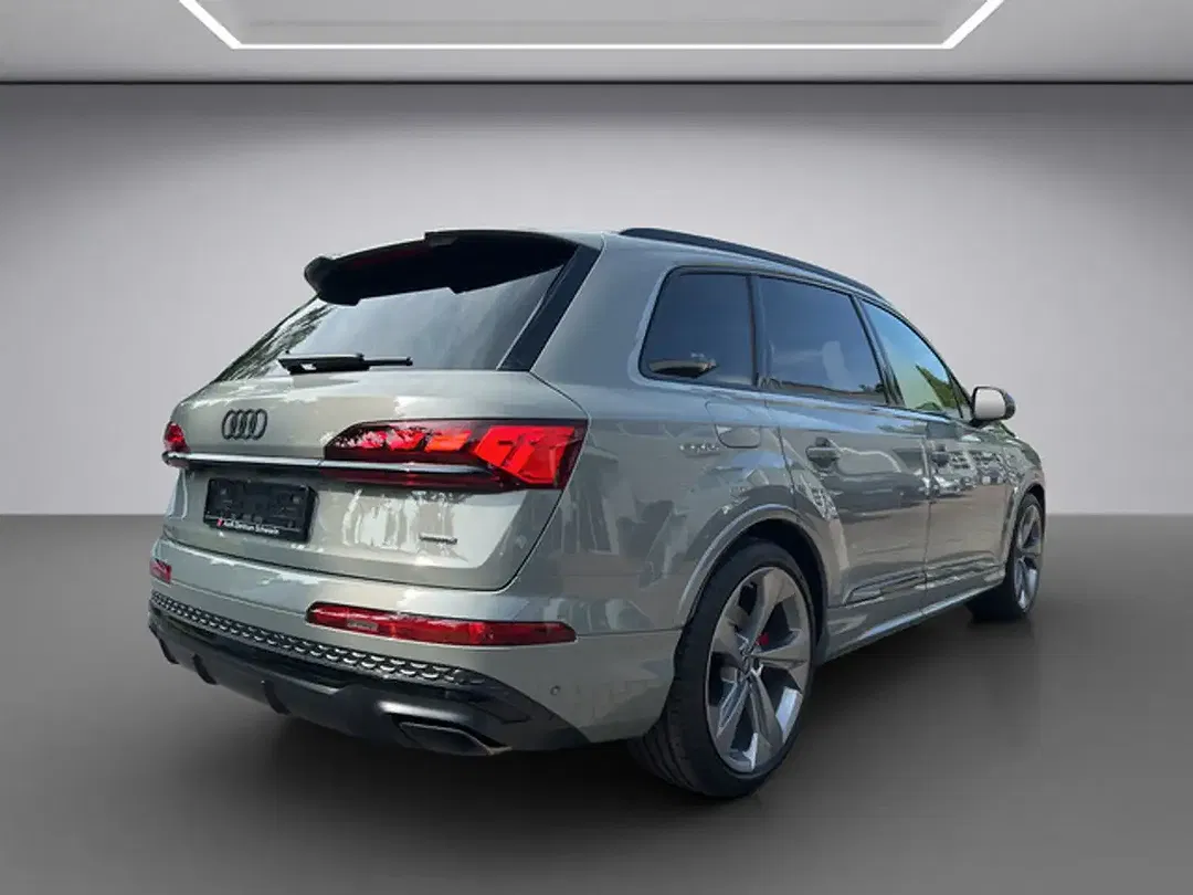 Audi Q7 - Thumbnail 6