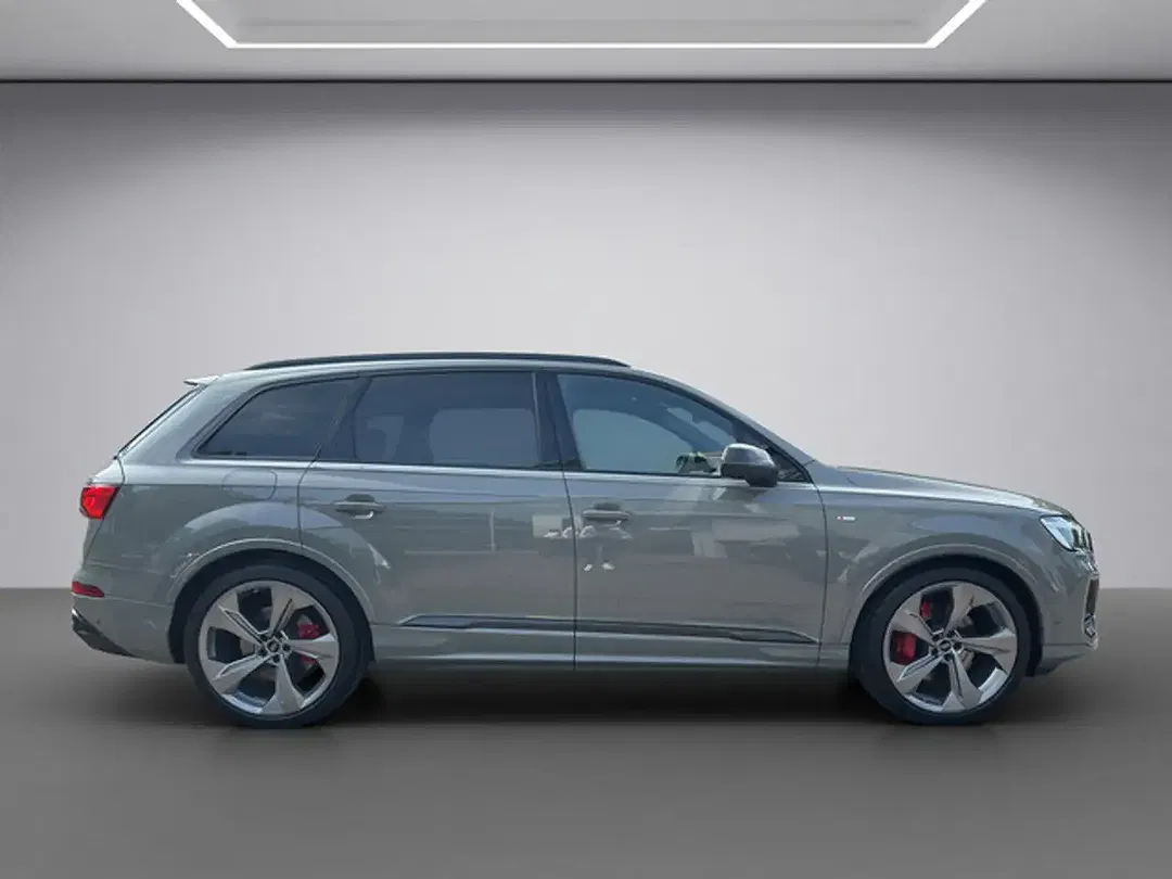 Audi Q7 - Thumbnail 7