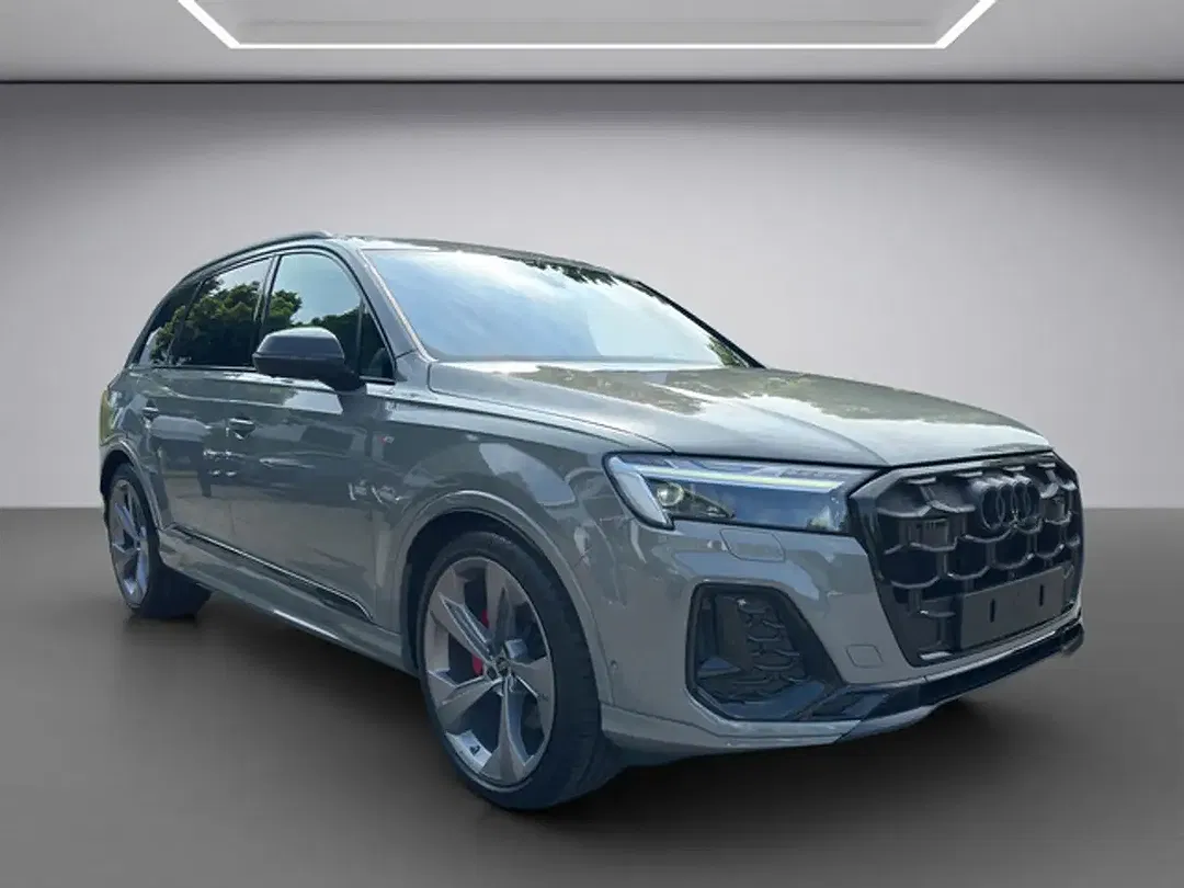 Audi Q7 - Thumbnail 8