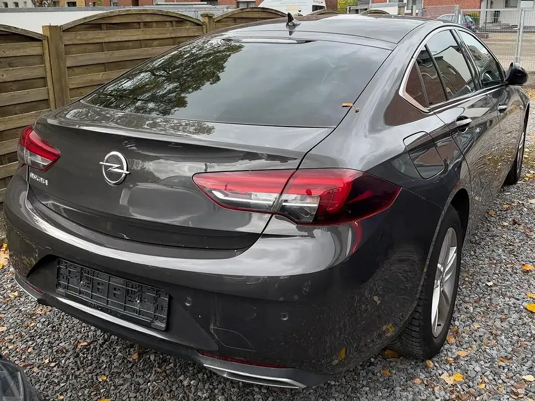 Opel Insignia - Thumbnail 3