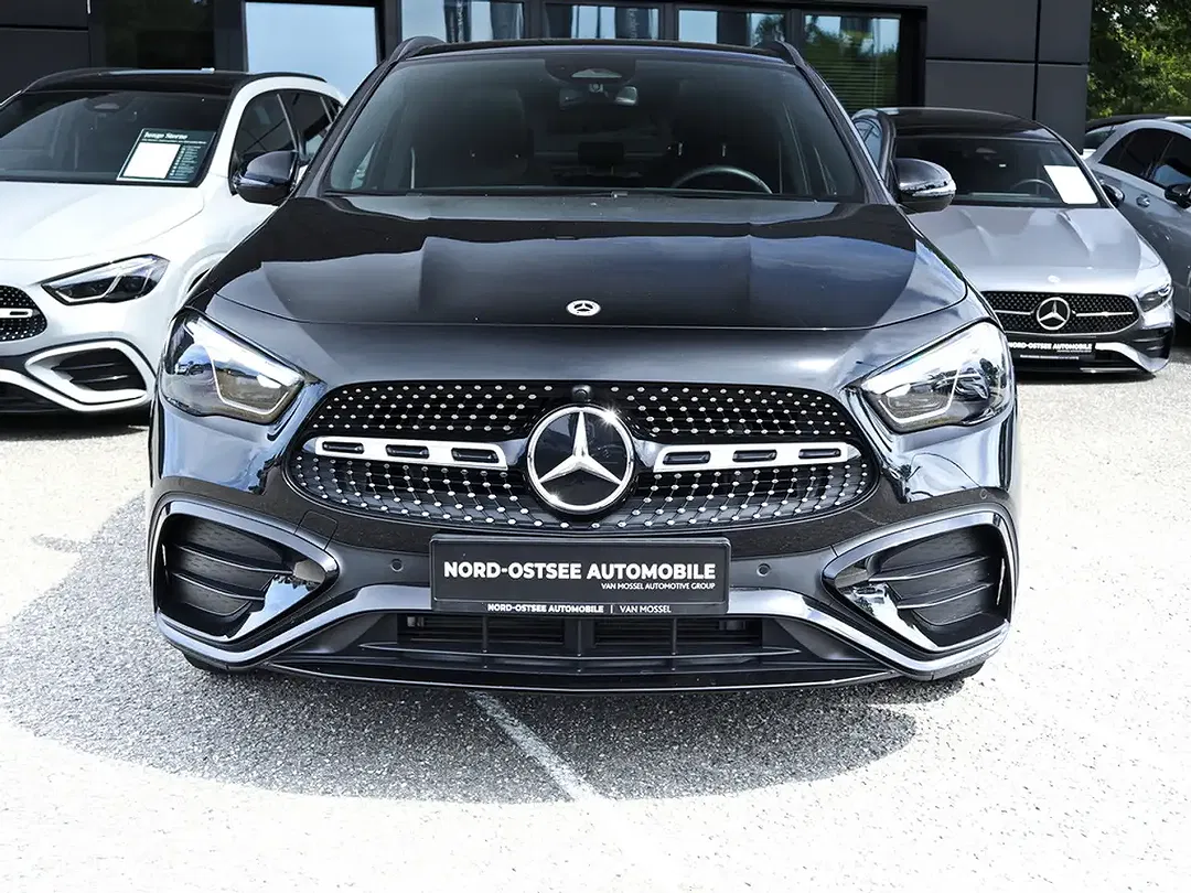 Mercedes-Benz GLA 200 - Thumbnail 4