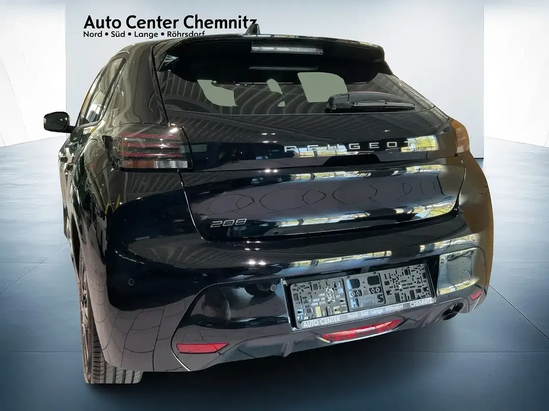Peugeot 208 - Thumbnail 3