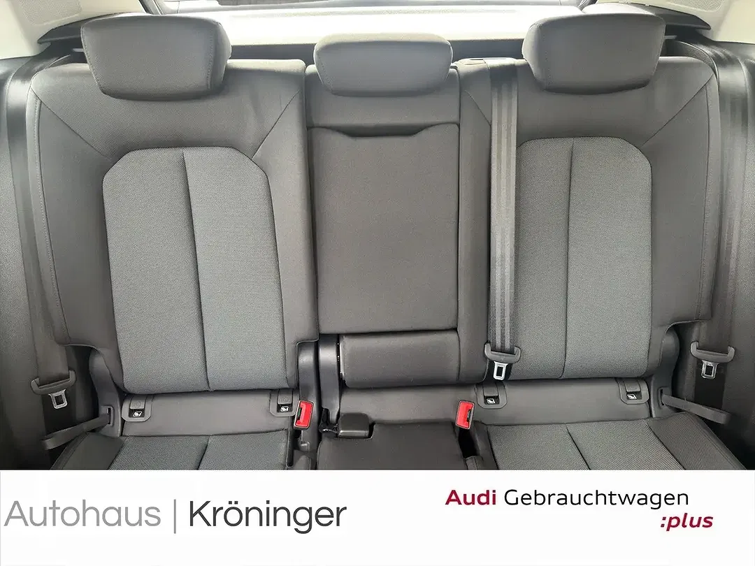 Audi Q3 - Thumbnail 10
