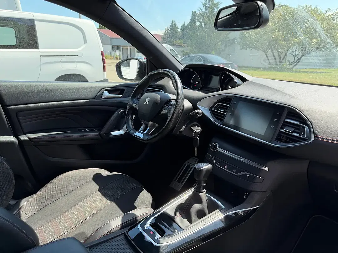 Peugeot 308 - Thumbnail 11