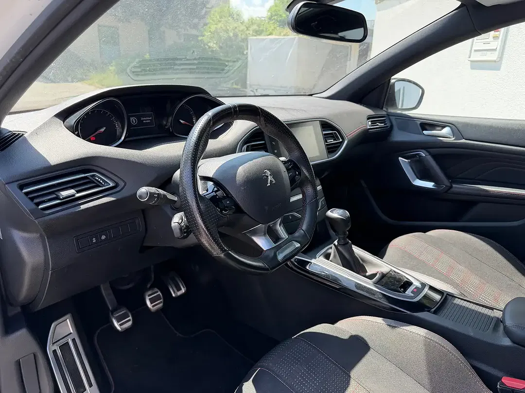 Peugeot 308 - Thumbnail 12