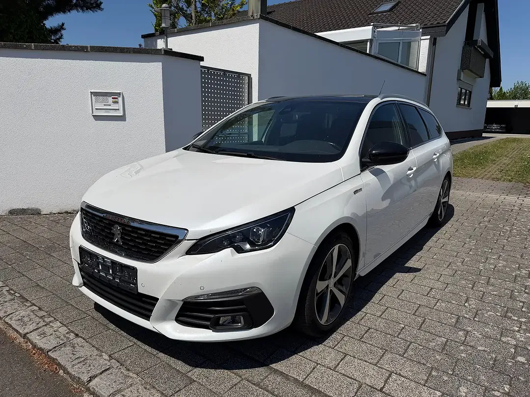 Peugeot 308 - Thumbnail 3