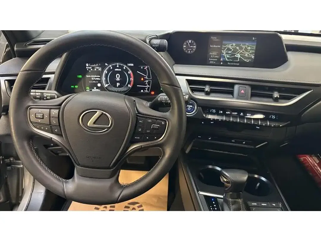 Lexus UX 250h - Thumbnail 10