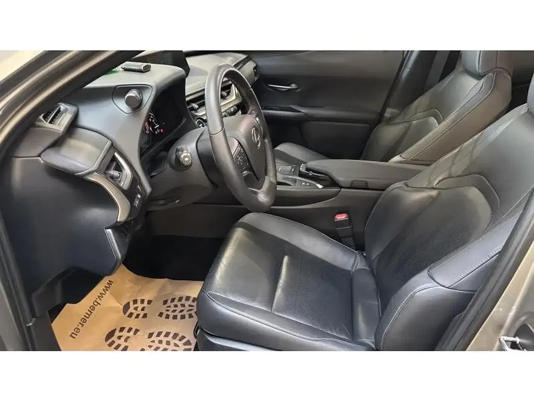 Lexus UX 250h - Thumbnail 8