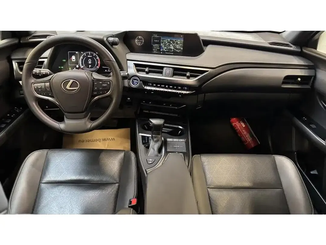 Lexus UX 250h - Thumbnail 9