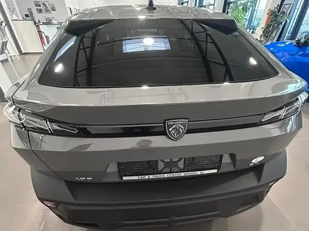 Peugeot 408 - Thumbnail 6