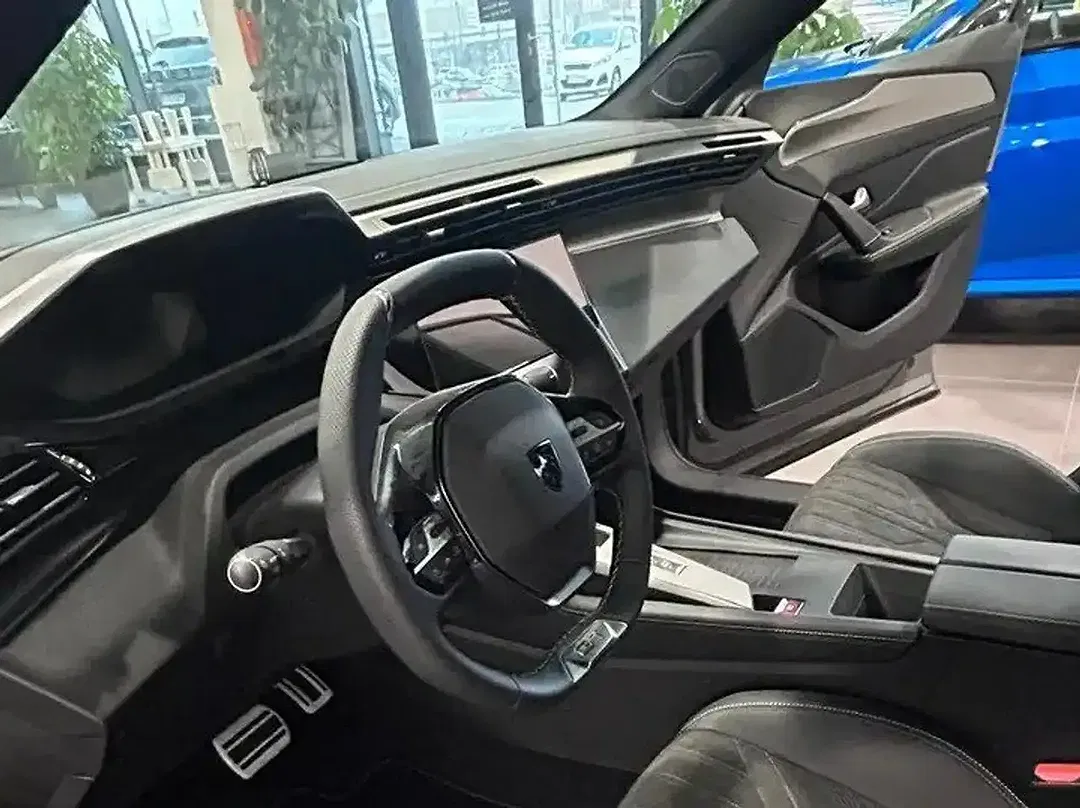 Peugeot 408 - Thumbnail 7