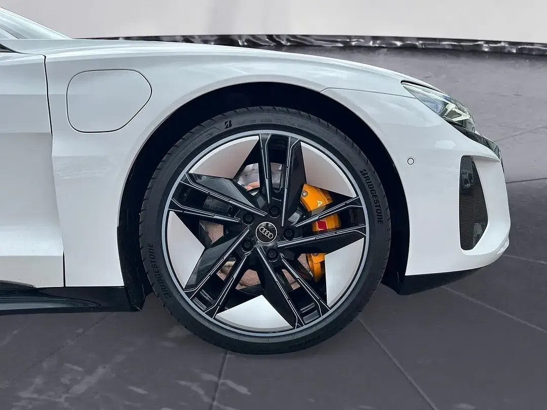 Audi RS e-tron GT - Thumbnail 11
