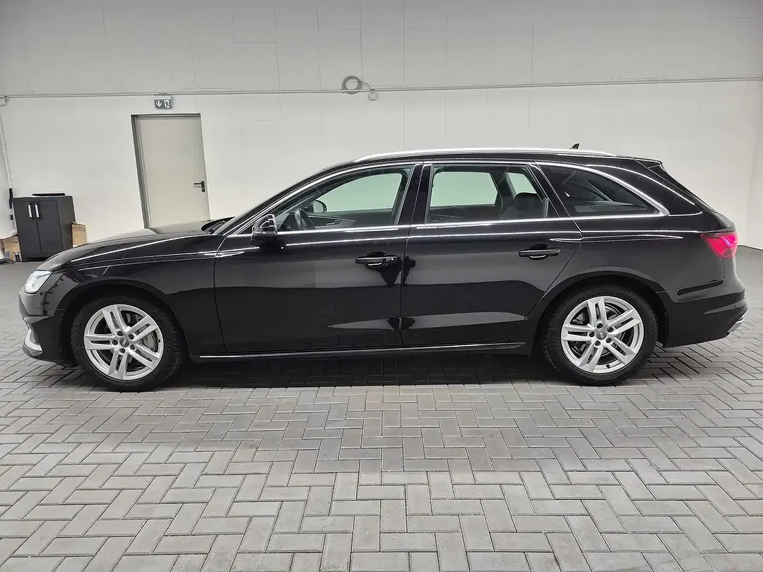 Audi A4 - Thumbnail 2