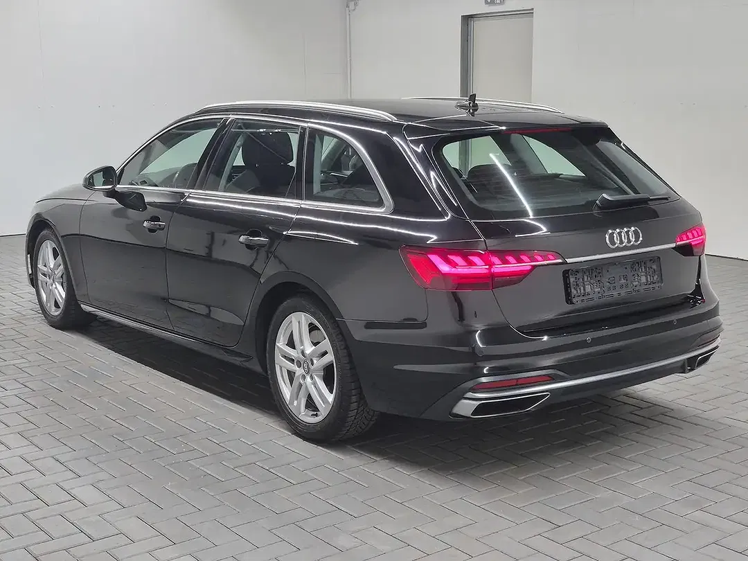 Audi A4 - Thumbnail 3