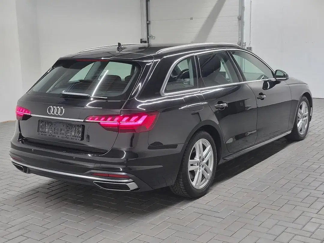 Audi A4 - Thumbnail 4