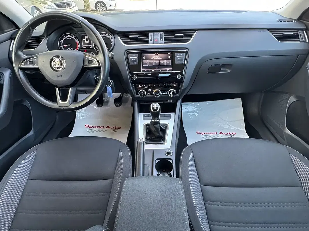 Skoda Octavia - Thumbnail 11