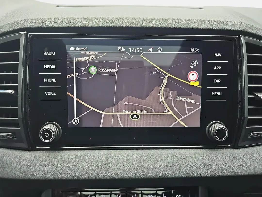 Skoda Karoq - Thumbnail 9