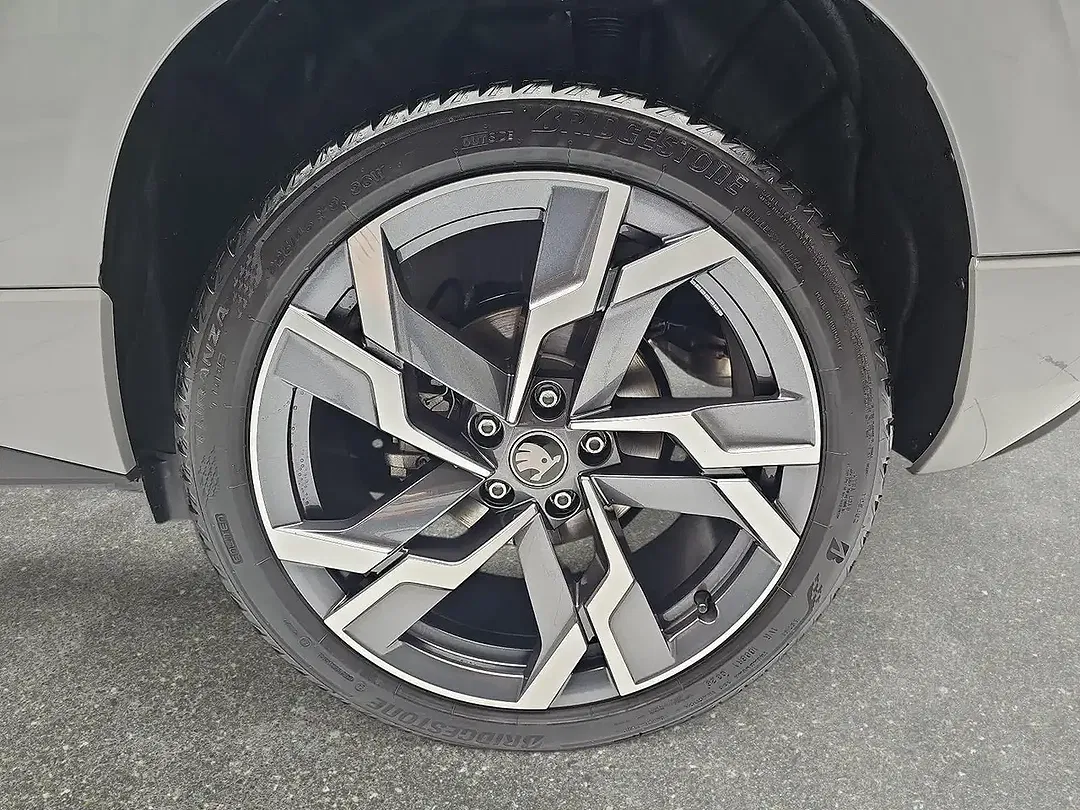 Skoda Karoq - Thumbnail 6