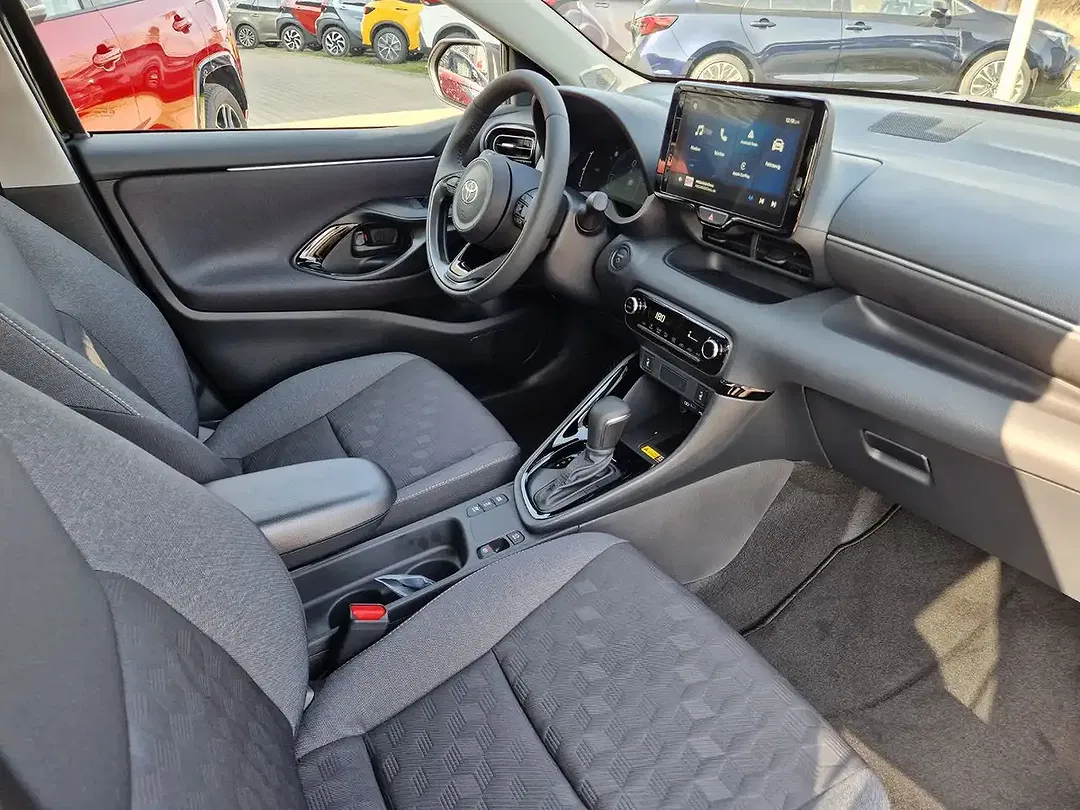 Toyota Yaris - Thumbnail 10