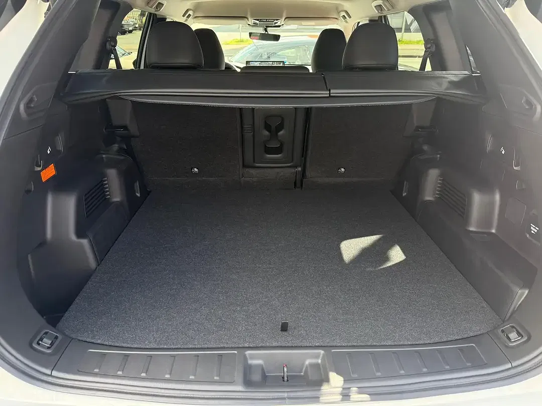 Mitsubishi Outlander - Thumbnail 10