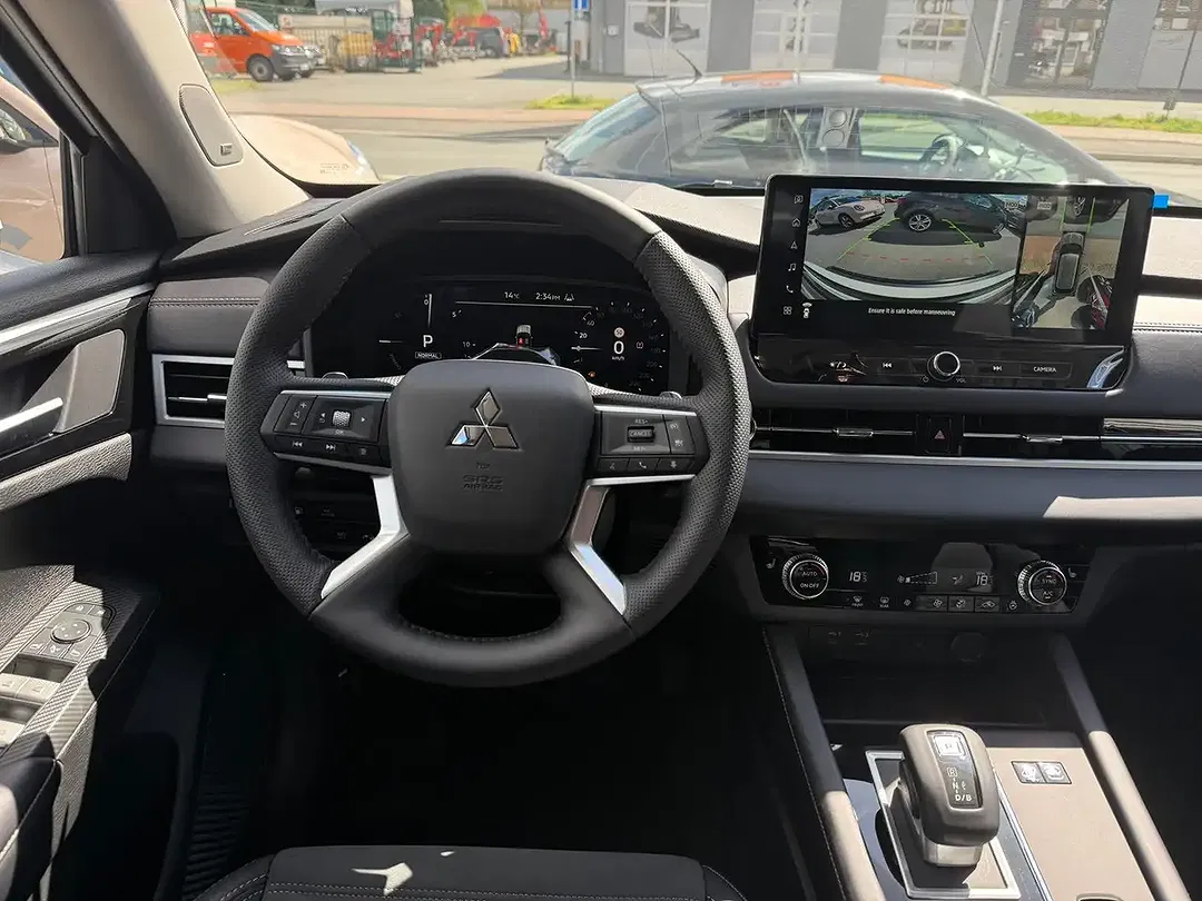 Mitsubishi Outlander - Thumbnail 12