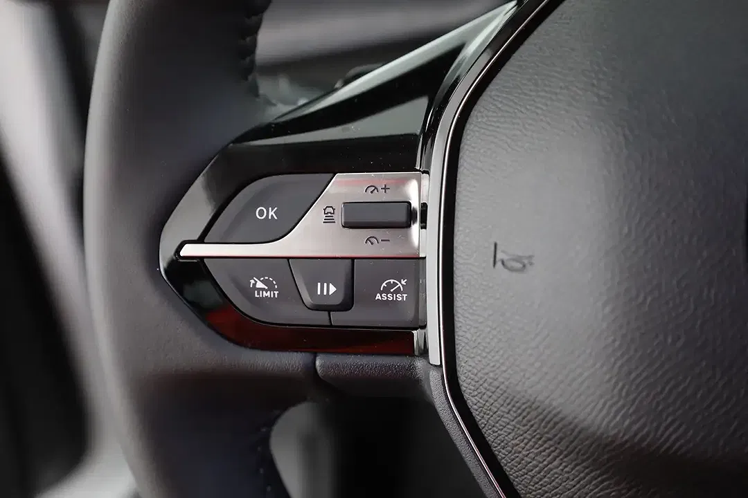 Peugeot 308 - Thumbnail 13
