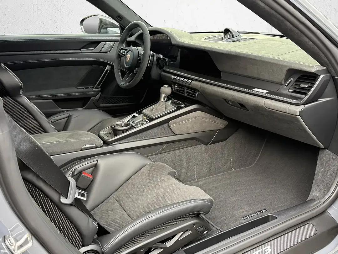 Porsche 992 - Thumbnail 10