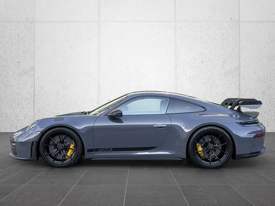 Porsche 992 - Thumbnail 2