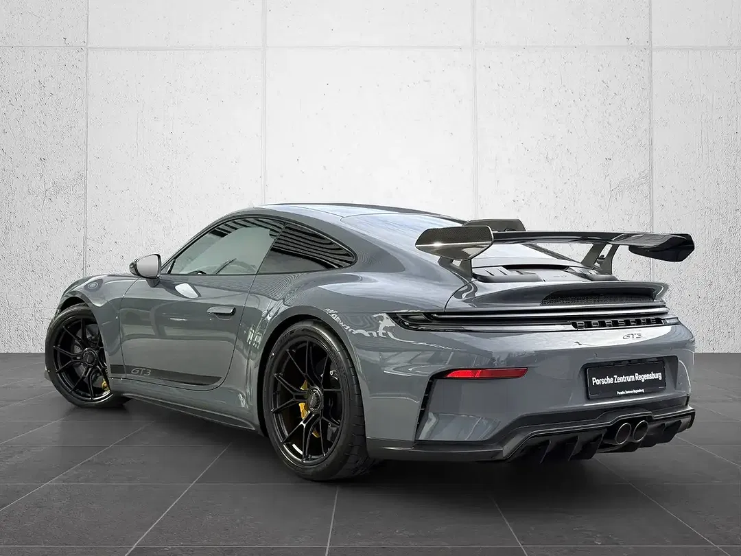 Porsche 992 - Thumbnail 3