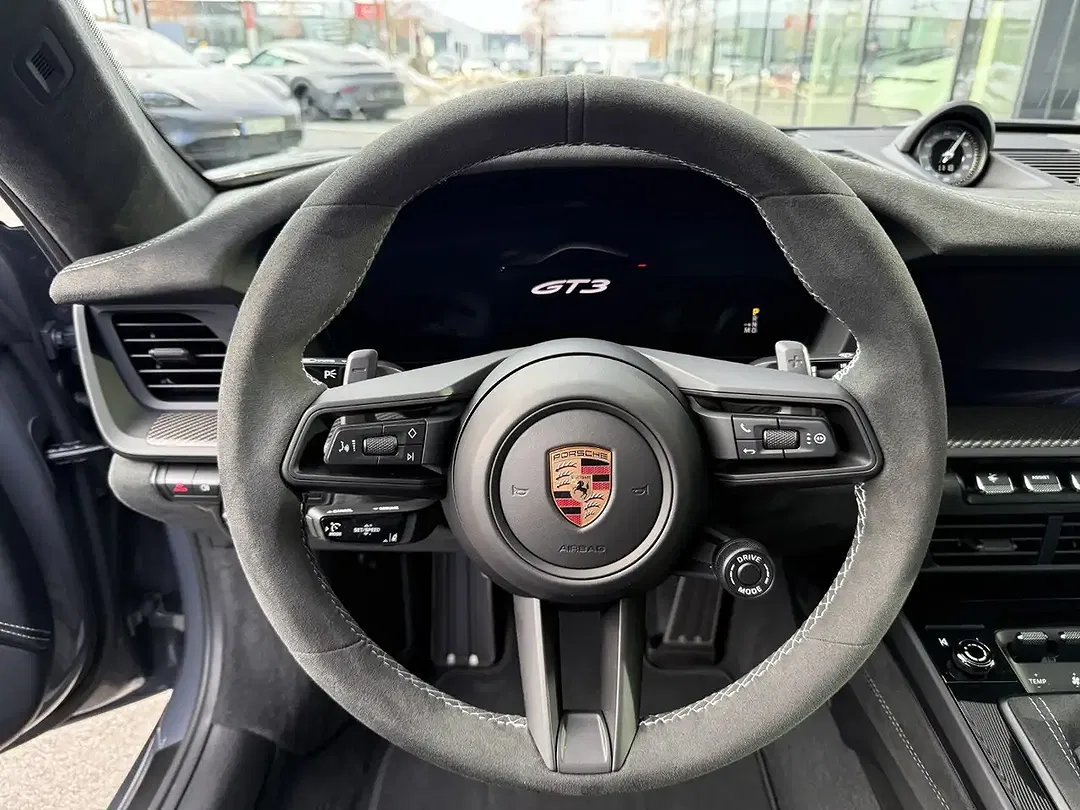 Porsche 992 - Thumbnail 8
