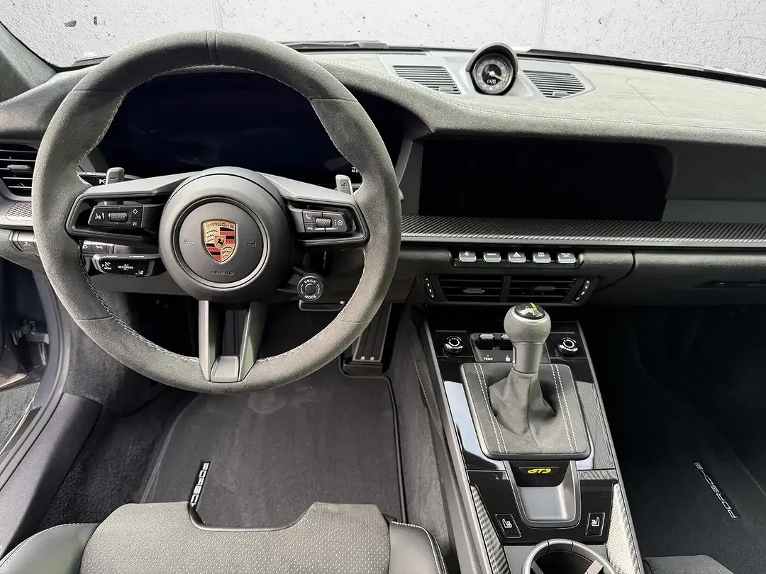Porsche 992 - Thumbnail 9