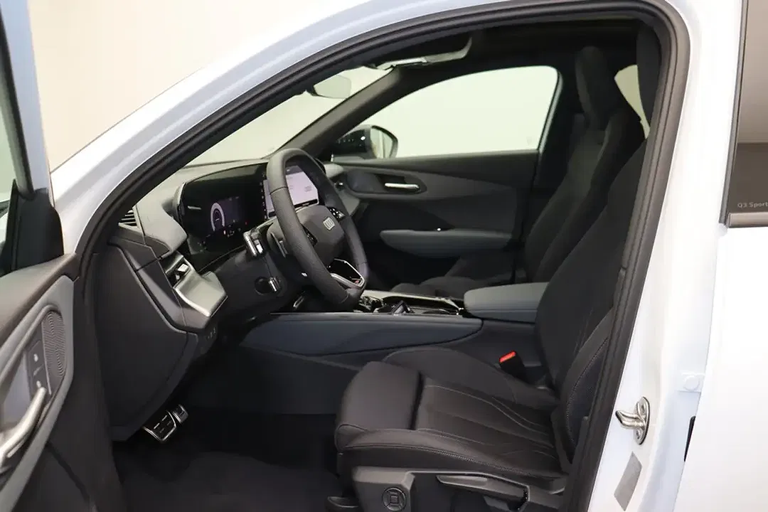 Audi Q3 - Thumbnail 8
