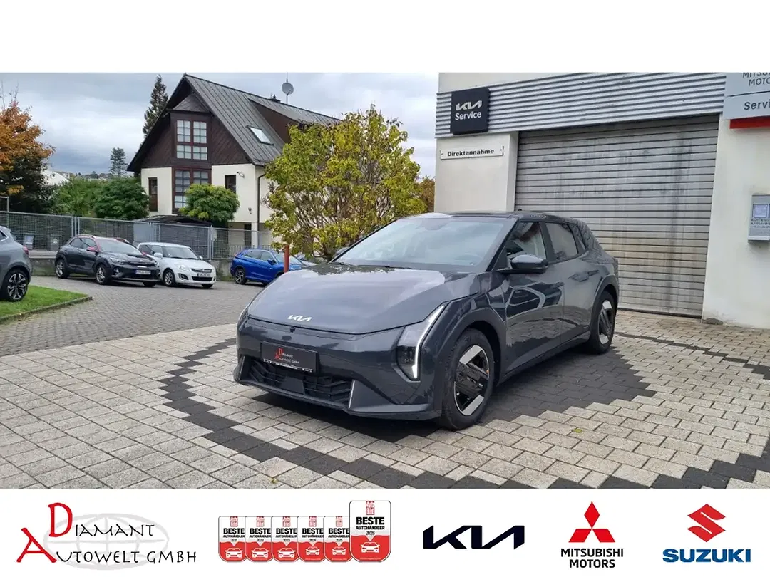 Kia EV4 - Thumbnail 1