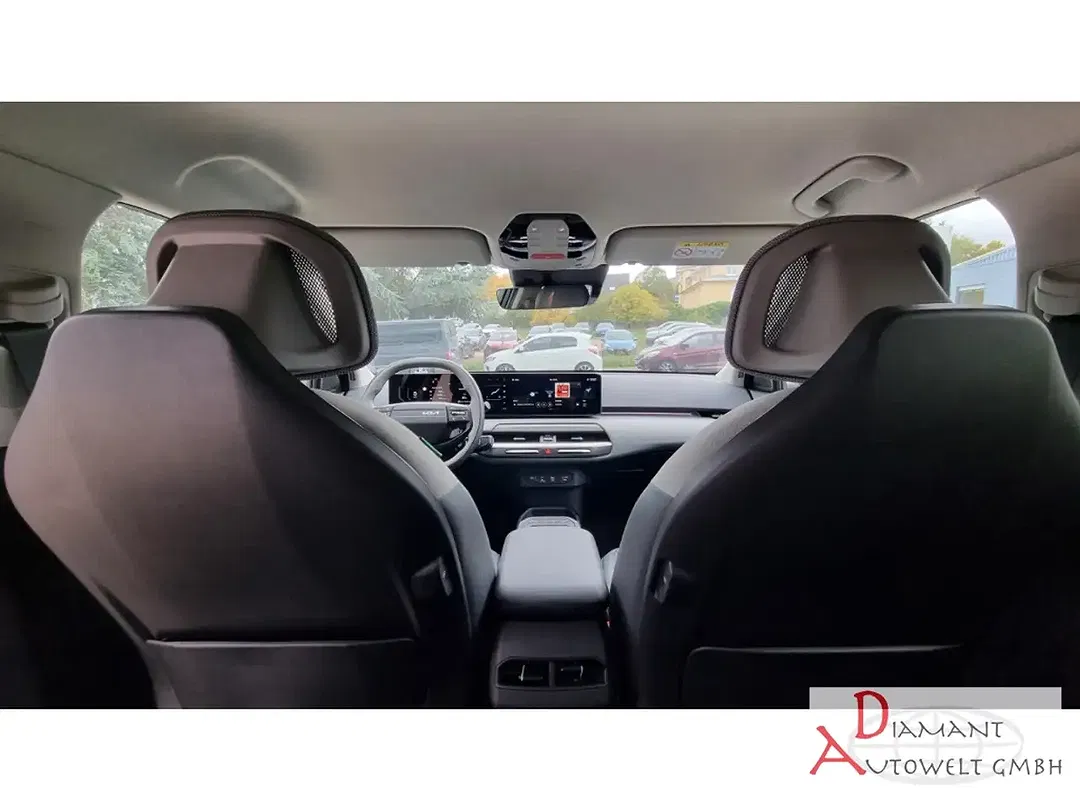 Kia EV4 - Thumbnail 14