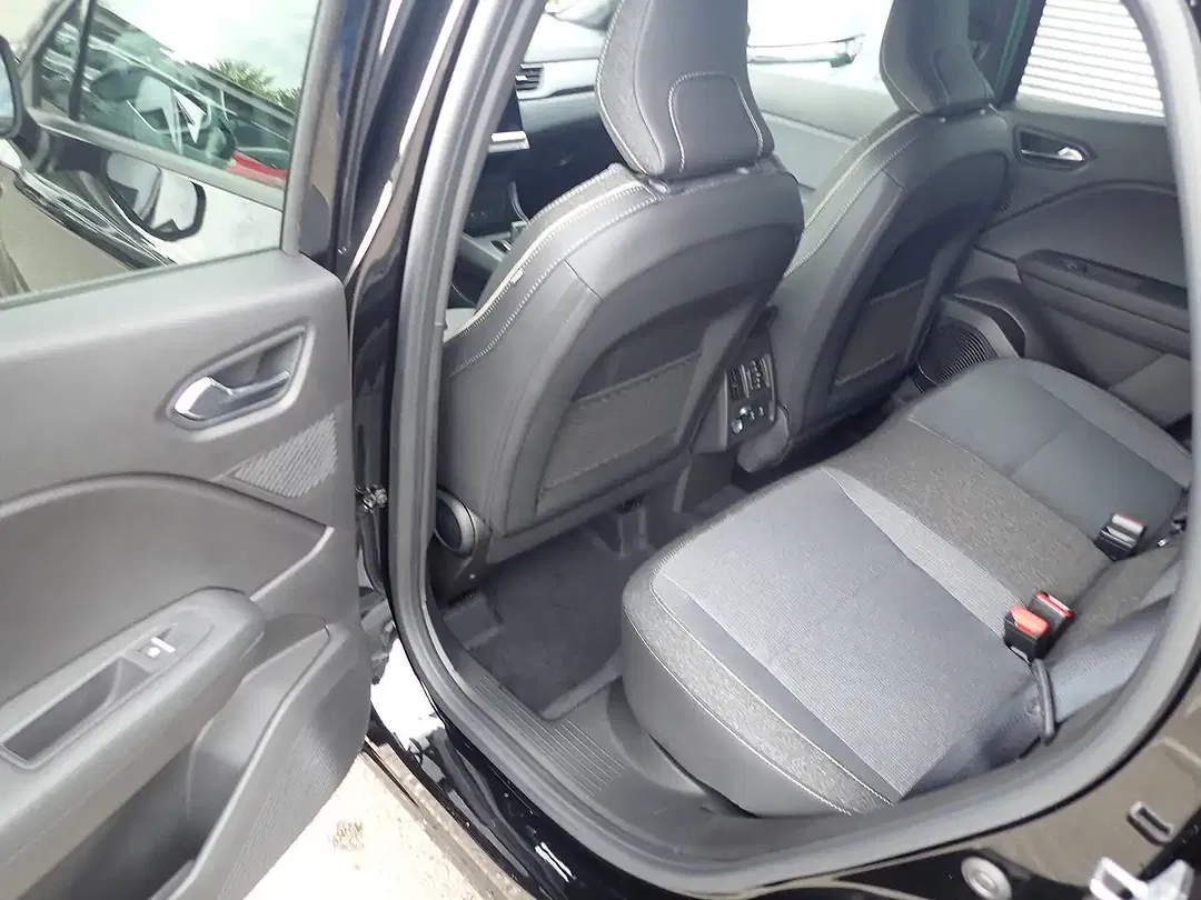 Renault Captur - Thumbnail 8