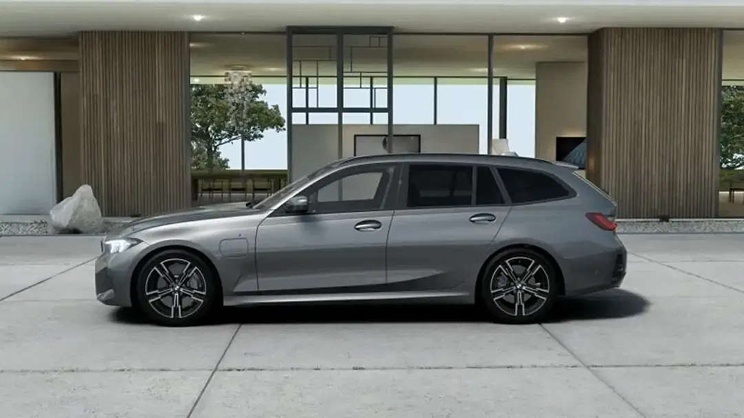 BMW 330 - Thumbnail 5
