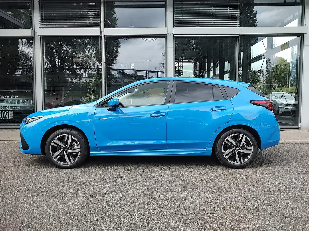 Subaru Impreza - Thumbnail 7