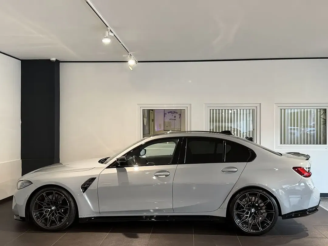 BMW M3 - Thumbnail 3