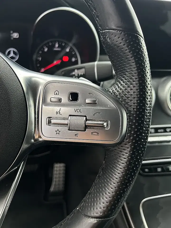 Mercedes-Benz GLC 220 - Thumbnail 8