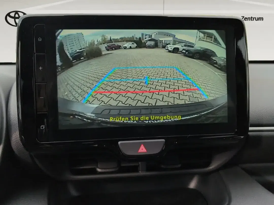 Toyota Yaris - Thumbnail 11