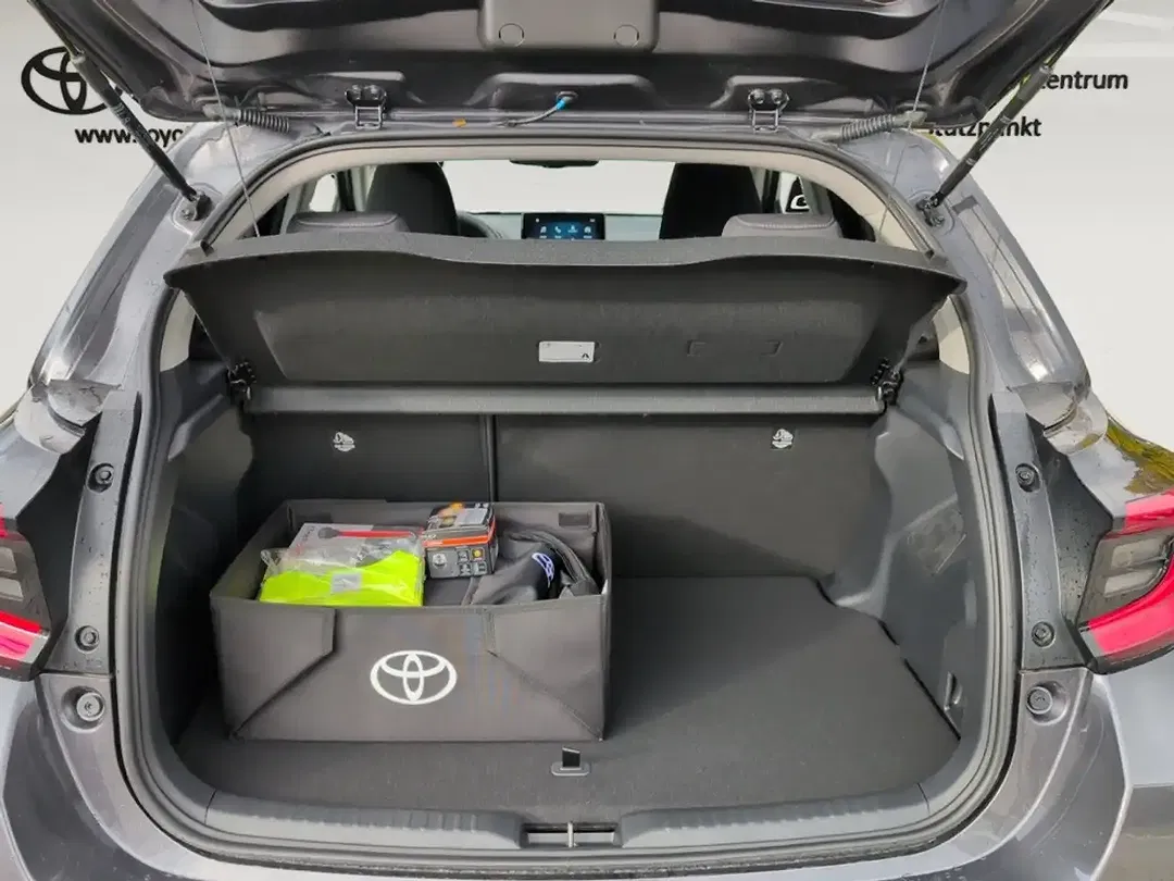 Toyota Yaris - Thumbnail 15