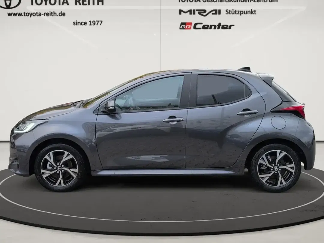 Toyota Yaris - Thumbnail 2